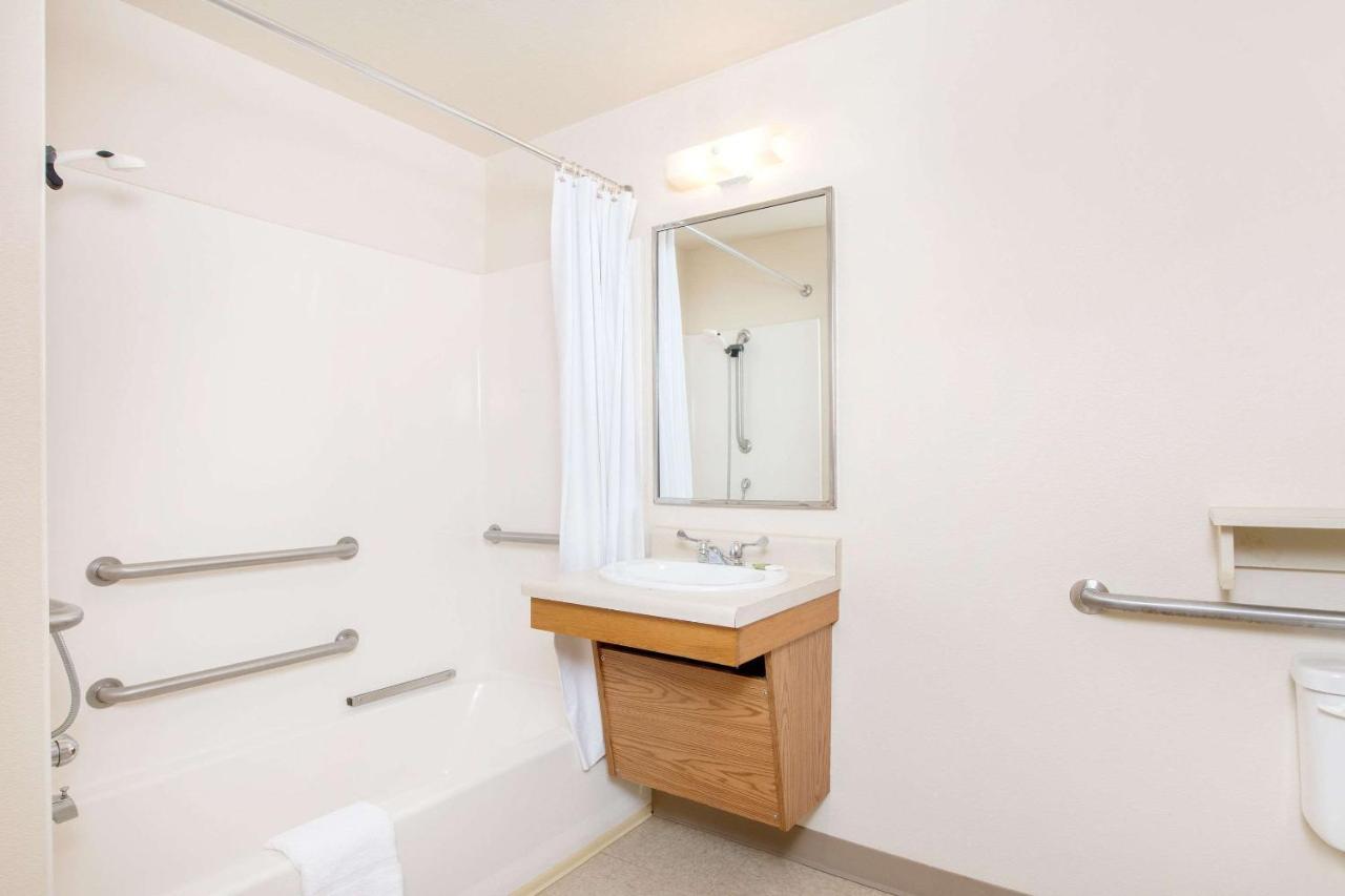 Woodspring Suites Columbus Fort Moore Bagian luar foto